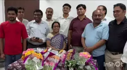 महुआ: इंडियन मेडिकल एसोसिएशन के तत्वावधान में महुआ में डॉक्टर्स डे पर बैठक आयोजित