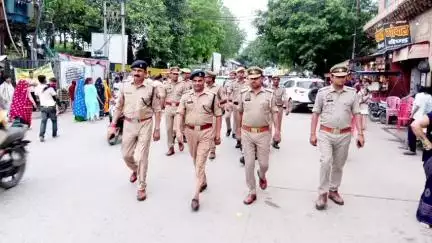 गोवर्धन: पुलिस अधीक्षक ग्रामीण ने गिरिराज जी की नगरी में किया पैदल भ्रमण, व्यापारियों को दी हिदायत