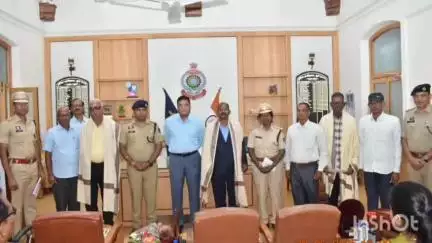 दुर्ग: पुलिस विभाग से सेवानिवृत्त हो रहे 7 अधिकारी/कर्मचारियों का एसपी ने एसपी कार्यालय में सोमवार को 5 बजे विदाई समारोह आयोजित किया