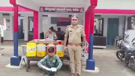 महोबा: पठा रोड से जानलेवा हमला करने के आरोपी को किया गया गिरफ्तार, तमंचा, कारतूस व लूटा गया सामान हुआ बरामद
