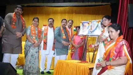 ಹುಬ್ಬಳ್ಳಿ ನಗರ: ಭಾರತ ದೇಶದ ಪ್ರಗತಿ ಜಗತ್ತನ್ನೇ ತನ್ನತ್ತ ಸೆಳೆಯುತ್ತಿದೆ: ಹುಬ್ಬಳ್ಳಿಯಲ್ಲಿ ಕೇಂದ್ರ ಸಚಿವ ಪ್ರಹ್ಲಾದ ಜೋಶಿ