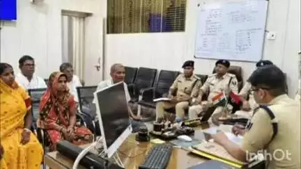 सौर बाज़ार: पुलिस अधीक्षक महोदय ने मुख्यालय में 29 परिवादियो की समस्या सुनी