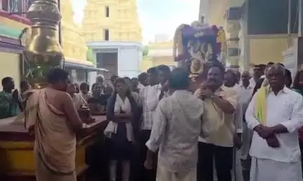 ప్రొద్దుటూరు: చాపాడు మండలం అల్లాడుపల్లె వీరభద్ర స్వామికి ఘనంగా పల్లకి సేవ కార్యక్రమం