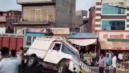 बालेसर: एनएच 125 पर बालेसर कस्बे के पुलिस घूमटी के सामने पिकअप दुर्घटनाग्रस्त, कोई हताहत नहीं