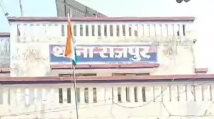 सिकंदरा: जैसलपुर में जमीनी विवाद में दो पक्षों के बीच हुई मारपीट, तमंचे से फायर करने का आरोप, दर्जन भर लोगों पर रिपोर्ट