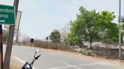 रमकंडा: तिलैयाटांड़ के पास सड़क दुर्घटना में दो युवक घायल, रमकंडा अस्पताल में भर्ती