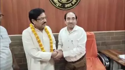 सेवराई: गाजीपुर स्नातक उत्तर महाविद्यालय में सेवानिवृत डॉ. बद्रीनाथ सिंह की विदाई, महाविद्यालय में भावुक क्षण