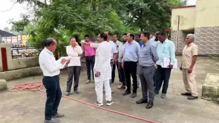 बड़नगर: बड़नगर विधायक जितेंद्र पंड्या ने कृषि उपज मंडी में अधिकारियों के साथ समीक्षा बैठक की