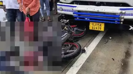दिंडोरी: पांडाणे गावाजवळ दुचाकीस अयशरची धडक; दोघे गंभीर जखमी, वणी पोलिसांत गुन्हा