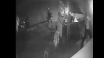 नागपूर ग्रामीण: एमआयडीसी हद्दीत रोडच्या साईडला असलेल्या ठेल्यावर धडकली कार, थरारक घटना सीसीटीव्हीत कैद