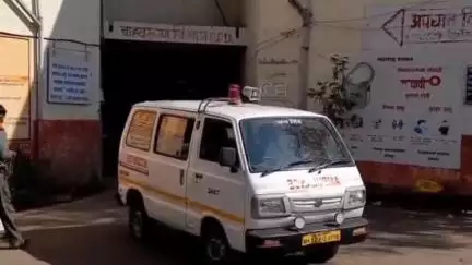 मोहोळ: ढोक बाबुळगाव येथे अज्ञात कारणावरून तरुणाने प्राशन केले गोचीड मारण्याचे औषध, उपचारासाठी शासकीय रुग्णालयात दाखल