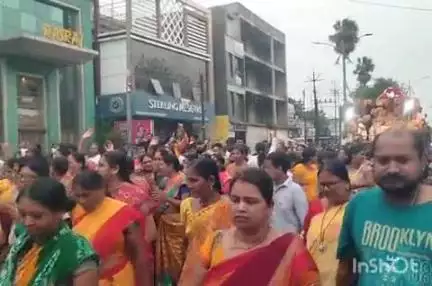 चंद्रपूर: बंगाली कॅम्प येथून शहरात मुख्य मार्गावरून निघालेल्या श्री जगन्नाथ रथयात्रेचा भव्य उत्सव साजरा