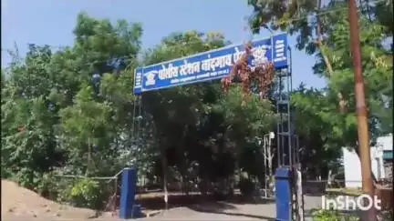 तिवसा: पिंपळ विहीर बस स्टॉप नजीक एसटी बसची कारला धडक; चालक जखमी, नांदगाव पेठ पोलीसांत गुन्हा नोंद