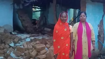 बानो: लचड़ागढ में बारिश से एक घर ढहा, मुखिया ने लिया जायजा