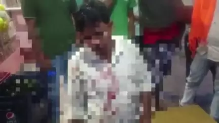 दारू: एनएच-522 एसबीआई टाटीझरिया शाखा के पास कार की टक्कर से युवक घायल