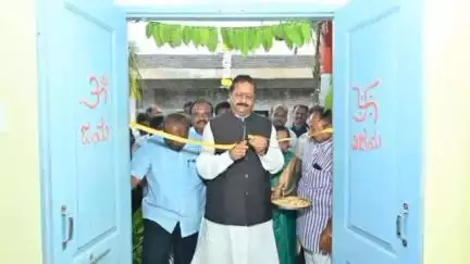 ವಿಜಯಪುರ: ನಗರದ ವಾರ್ಡ್ ನಂ. 26ರ ಕೆಜಿಎಸ್ ನಂ. 9 ಶಾಲೆಯಲ್ಲಿ ನೂತನ ಎರಡು ಶಾಲಾ ಕೊಠಡಿ ಉದ್ಘಾಟಿಸಿದ ಶಾಸಕ ಯತ್ನಾಳ
