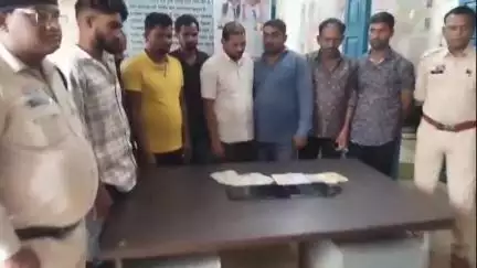 कसडोल: कसडोल पुलिस ने पुटपुरा के जंगल में जुआ खेलते 9 जुआरियों को किया गिरफ्तार