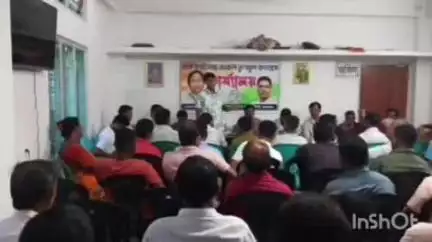 তুফানগঞ্জ ১: বরাইতলা বাজারে তৃণমূলের কার্যালয়ে আয়োজিত 21 জুলাইয়ের প্রস্তুতি সভা, উপস্থিত ব্লক সভাপতি সহ অন্যরা