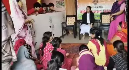 लखनादौन: लखनादौन शहर के वार्ड नंबर-14 स्थित आंगनवाड़ी केंद्र पर विधिक साक्षरता शिविर का हुआ आयोजन