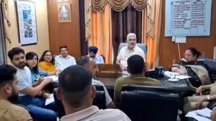 ਪਠਾਨਕੋਟ: ਹਲਕਾ ਭੋਆ ਦੇ ਬਲਾਕ ਨਰੋਟ ਜੈਮਲ ਸਿੰਘ ਵਿਖੇ ਕੈਬਨਿਟ ਮੰਤਰੀ  ਕਟਾਰੂਚੱਕ ਨੇ 87 ਪਿੰਡਾਂ ਦੀ ਪੰਚਾਇਤਾਂ ਨਾਲ ਕੀਤੀ ਮੀਟਿੰਗ