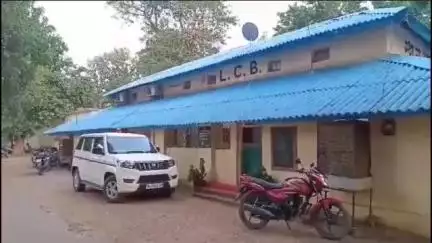 भंडारा: सालेबर्डी येथे सार्वजनिक ठिकाणी गांजाचे सेवन करणारा आरोपी पोलिसांच्या ताब्यात, कारधा पोलिसांत गुन्हा दाखल