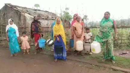 डिंडौरी: बहेरा टोला गांव में पानी और बिजली की समस्या से ग्रामीण हुए परेशान, प्रशासन से लगाई गुहार #jansamasya