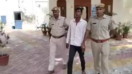 हनुमानगढ़: टाउन पुलिस ने गश्त के दौरान एक युवक के कब्जे से अवैध चार जिंदा कारतूस बरामद किए, मामला दर्ज