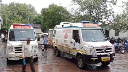 नंदुरबार: जिल्ह्यात १०८ रुग्णवाहिका चालकांच्या मागण्या मान्य न झाल्यास आज रात्रीपासून सेवा होणार बंद