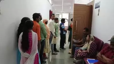 जशपुर: जनदर्शन में कलेक्टर रोहित व्यास ने आमजन की सुनीं समस्याएं, त्वरित निराकरण के लिए दिए निर्देश
