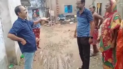 সিউড়ি ১: সিউড়ি পৌরসভার ১০ নম্বর ওয়ার্ডের একাধিক রাস্তা ও নিকাশী নালা পরিদর্শন করলেন ১০ নম্বর ওয়ার্ডের কাউন্সিলর