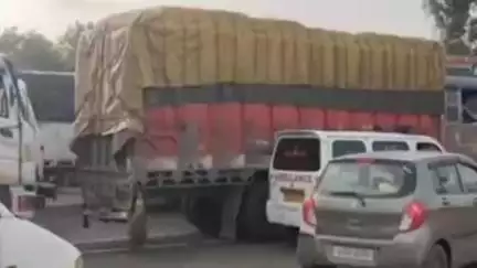 કરજણ: NH 48 પર કંડારી ગામ પાસે ટ્રાફિક જામમા વારંવાર એમ્બ્યુલન્સ ફસાતા દર્દીનો જીવ જોખમમાં મુકાય છે# jansamasya