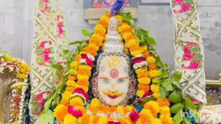 श्री काले महादेव मंदिर में समिति ने श्री काले महादेव का भव्य रूप में किया श्रृंगार