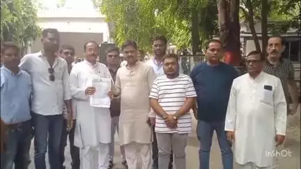 तखतपुर: शहर की मेयर पर सरकारी जमीन पर कब्जा करने का आरोप, कांग्रेसी पार्षदों ने कलेक्टर को सौंपा ज्ञापन, पति ने रखा पक्ष