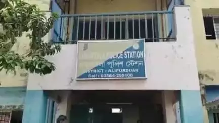 আলিপুরদুয়ার ২: শামুকতলা থানা এলাকায় স্কুলে ঢুকে ছাত্রীকে অপহরণের চেষ্টা দুই রোমিওর