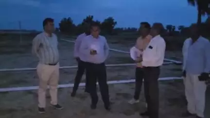 रामगढ़ चौक: झिनौरा गांव में डीएम ने की मनरेगा योजना की जांच, दिए कई आवश्यक दिशा-निर्देश