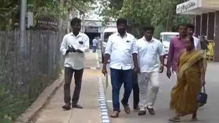 திண்டுக்கல் மேற்கு: கனிம வளத்தை பாதுகாக்க மாவட்ட ஆட்சித் தலைவர் அலுவலகத்தில் தேசிய கனிம வளம் பாதுகாப்பு மற்றும் மேம்பாட்டு கவுன்சில் சார்பில் மனு அளிக்கப்பட்டது