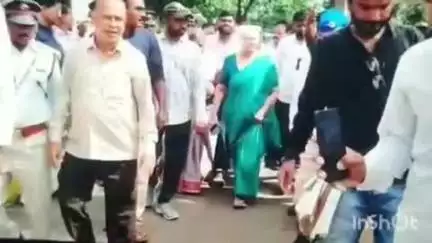 अकोट: श्रद्धासागर येथे अंजलीताई आंबेडकर यांच्या प्रमुख उपस्थितीत वंचित बहुजन आघाडीचा संवाद मेळावा पार पडला