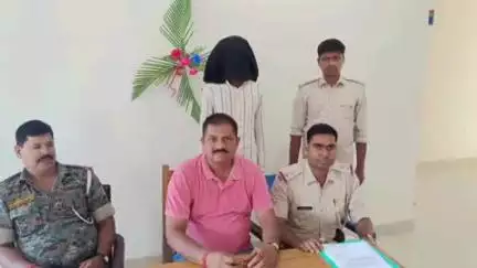 सरैयाहाट: सालजोरा बंदरी मैदान में साइबर अपराध कर रहा अपराधी गिरफ्तार