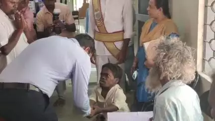 திண்டுக்கல் கிழக்கு: 20 ஆண்டுகளாக மனு அளித்தும் பயனில்லை என முதியவர் மாவட்ட ஆட்சியரிடம் முறையீடு