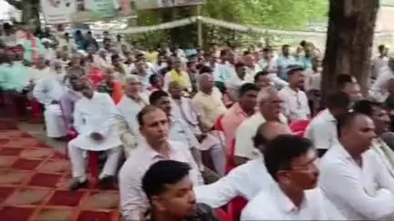 लालगंज: कचेहरा नहर पुल से हरबक्शपुर तक करोड़ों की सड़क परियोजना की सौगात विधायक ने जनता को दी