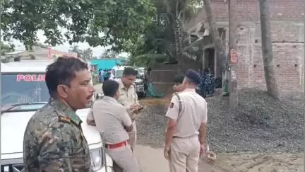 কালীগঞ্জ: আবারো বোমা উদ্ধার মোলান্দী গ্রামে,  ৪০ টি শকেট বোমা নিষ্ক্রিয় করলো বম্ব স্কোয়াড, এলাকায় চাঞ্চল্য