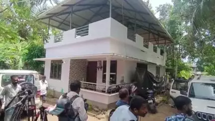 മുകുന്ദപുരം: പുതുക്കാട് നവജാത ശിശുക്കളെ കൊന്ന് കുഴിച്ചുമൂടിയ സംഭവം, തോട്ടിൽ നിന്ന് അസ്ഥികൾ കണ്ടെടുത്തു
