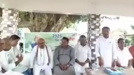 सरायगढ़ भपटियाही: सरायगढ़ भपटियाही के लोकहा में जदयू की बूथ स्तरीय बैठक हुई