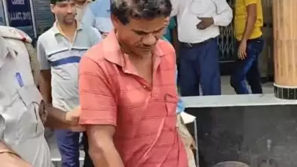 সুতি ২: সাদিকপুর এলাকায় এক গৃহবধূকে খুনের ঘটনায় এক ব্যক্তিকে গ্রেপ্তার করল পুলিশ