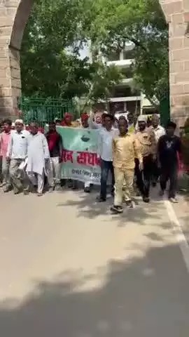 30 जुलाई को एक जमीन एक मुआवजा को लेकर जिला मुख्यालय कैमुर भभुआ में।