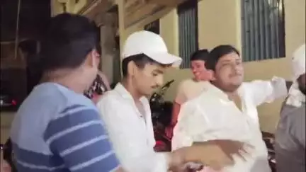 चुनाव निर्वाचन आयोग ने बिहार शरीफ नगर निगम के वार्ड संख्य 38के पार्षद उषा देवी को दोषी पाते हुए सदस्यता रद्द कर दिया गया