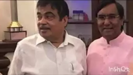 ઇડર: નવી દિલ્હી ખાતે ઈડરના ધારાસભ્ય-પૂર્વ વિધાનસભા અધ્યક્ષ રમણલાલ વોરાએ કેન્દ્રીય માર્ગવાહન વ્યવહાર મંત્રી નીતિન ગડકરીની લીધી