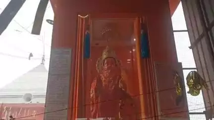 तिलहर: कछियानी खेड़ा हनुमान मंदिर में जेठ के चौथे मंगलवार को श्रद्धालु पहुंचे, दर्शन कर पूजा-अर्चना की