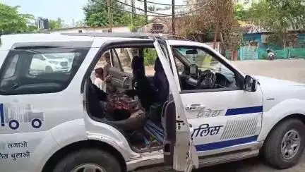 नरसिंहपुर: टट्टापुल के पास फोरव्हीलर ने बाइक को मारी टक्कर, तीन घायल; 100 डायल से जिला अस्पताल में भर्ती