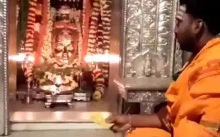 ಹನೂರು: ಆರ್‌ಸಿಬಿ ಗೆಲುವಿಗಾಗಿ ಮಹದೇಶ್ವರಬೆಟ್ಟದಲ್ಲಿ ವಿಶೇಷ ಬಿಲ್ವಾರ್ಚನೆ ಪೂಜೆ